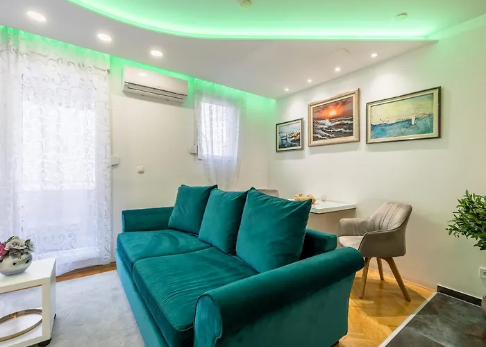 Noemi Luxury