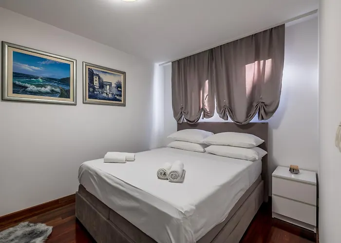 Noemi Luxury * Solin
