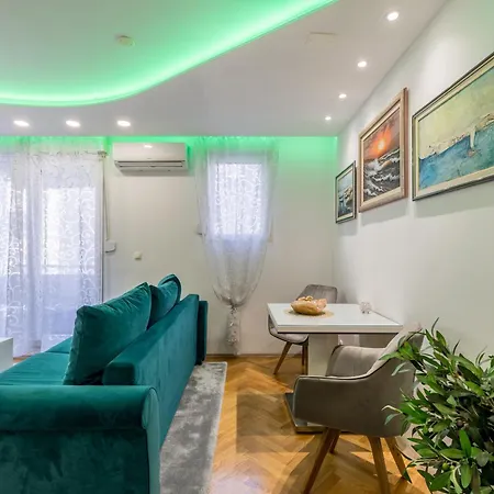 Noemi Luxury *