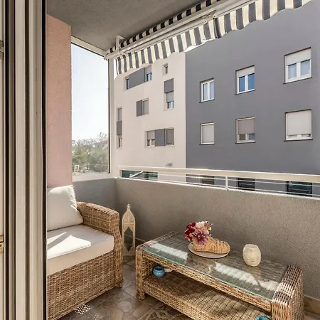 Apartment Noemi Luxury Solin
